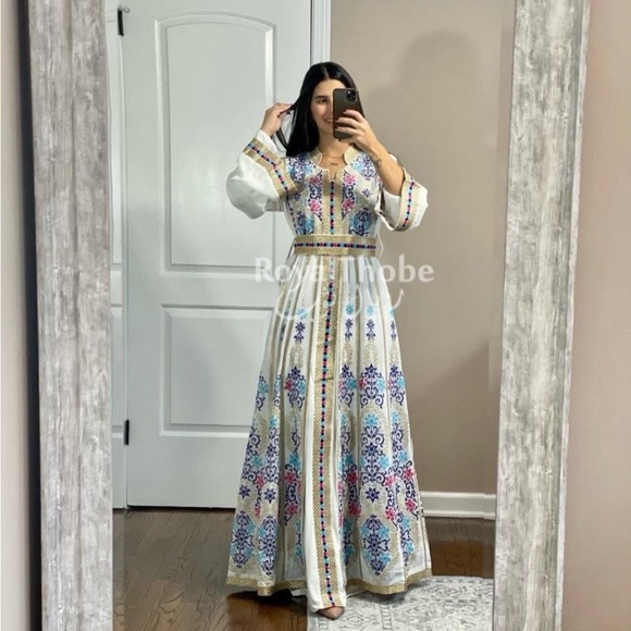 royal thobe Dresses Royal Thobe Bridal Dress Poshmark